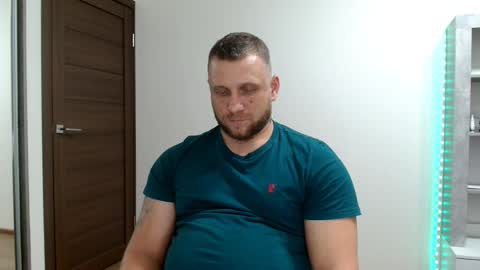 malchyshka online show from December 3, 8:42 pm