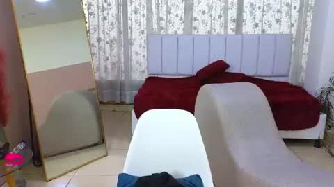malen_fitnessmilf online show from June 21, 9:10 pm