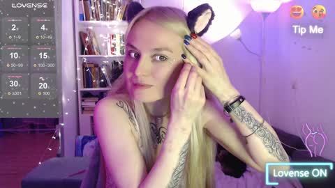 Snapshot of mali_sia chatting on January 29, 2:19 am Mischelle online show from January 29, 2:19 am