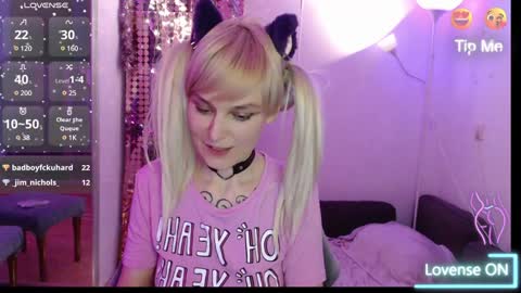 Snapshot of mali_sia chatting on December 21, 3:36 am Mischelle online show from December 21, 3:36 am