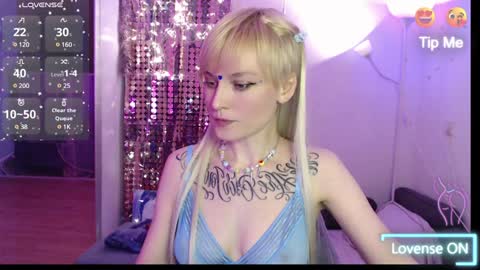 Snapshot of mali_sia chatting on December 27, 1:43 am Mischelle online show from December 27, 1:43 am