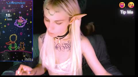 Snapshot of mali_sia chatting on October 1, 12:54 am Mischelle online show from October 1, 12:54 am