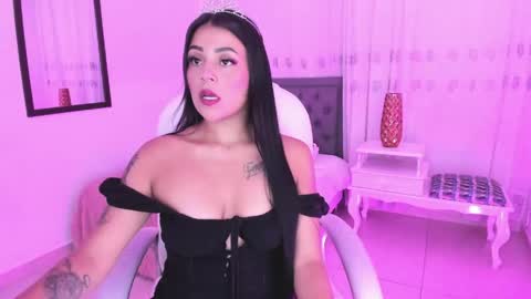 Mallorie online show from April 24, 5:15 pm