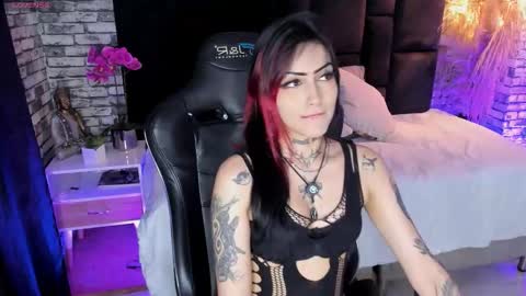 mallory_dietlinde online show from March 26, 3:56 am