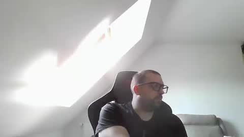 breton online show from November 8, 10:29 am