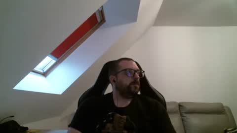 breton online show from May 12, 7:23 pm