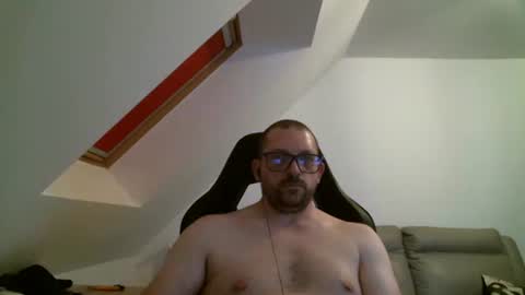 breton online show from April 25, 9:56 pm