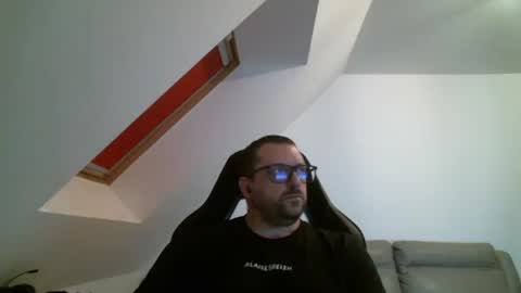breton online show from May 31, 7:48 pm