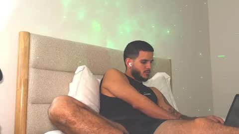 maluma09 online show from October 27, 9:37 pm