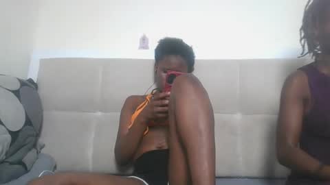 mamaa online show from March 4, 5:32 pm