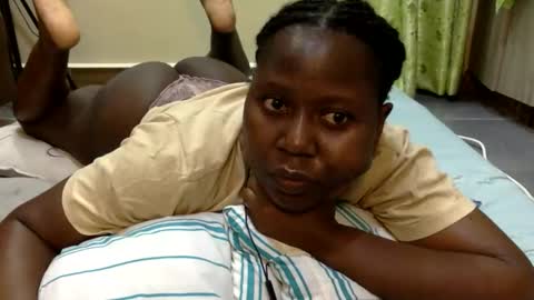 Snapshot of mamasita2023 chatting on October 12, 10:00 pm mamasita2023 online show from October 12, 10:00 pm