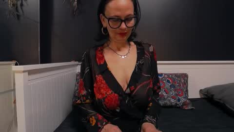 ioana love online show from March 22, 9:30 pm