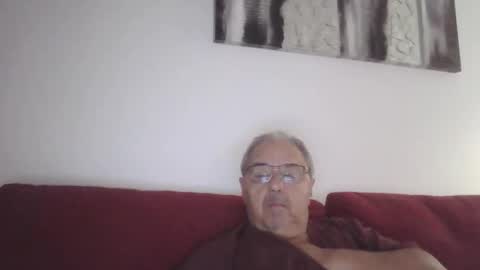 Snapshot of mambow99 chatting on October 18, 8:24 pm OLDMANFREE online show from October 18, 8:24 pm