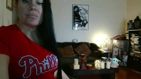 mandaloriangirlsfight online show from March 1, 7:07 pm