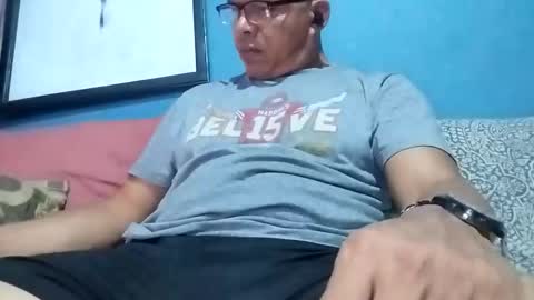 mandrilo7379 online show from May 16, 7:05 am