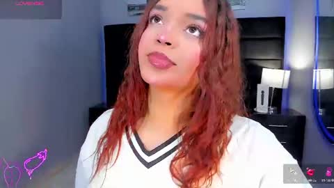 manellyksparklee online show from July 28, 5:49 am