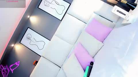 manellyksparklee online show from June 5, 1:38 pm