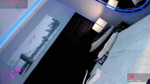 manellyksparklee online show from July 18, 4:58 am