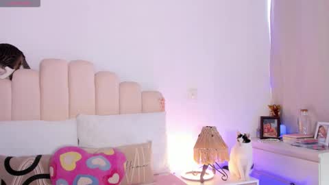   online show from November 23, 2:04 pm