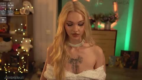 Amelie online show from May 2, 9:31 pm