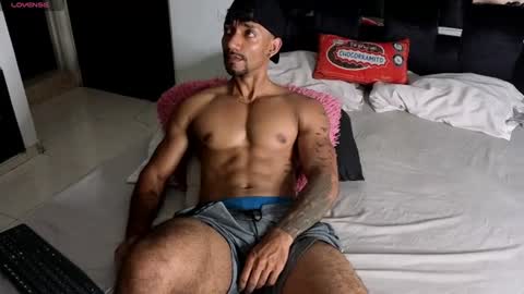 Manolo Hot 1 online show from June 13, 8:41 pm