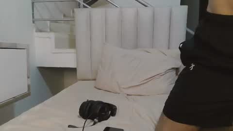 Manuel online show from June 21, 3:24 am