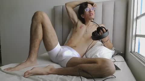Manuel online show from July 8, 12:30 pm