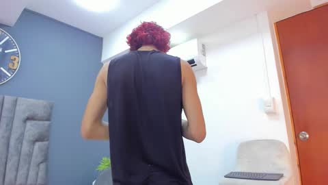 Manuel Rivero online show from March 8, 3:21 am