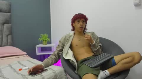 Manuel Rivero online show from March 10, 3:22 am