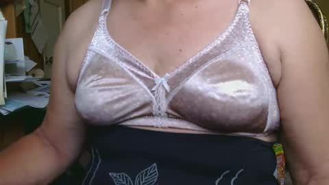manwithboobs online show from September 18, 6:34 pm