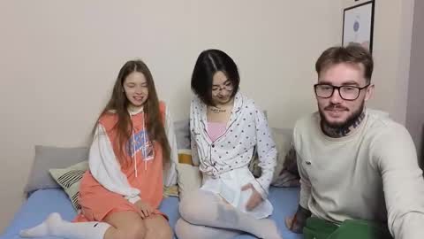 MARY PVT IS OPEN online show from October 26, 2:34 am