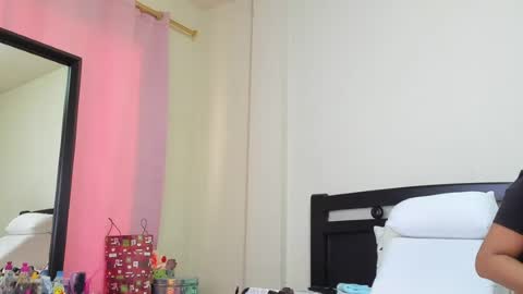 Mara online show from June 20, 4:02 pm