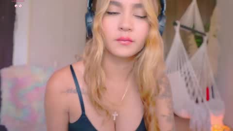 Mara Independent Model online show from June 2, 2:19 pm