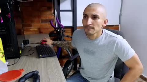 Marck  Independent model  online show from November 17, 4:26 am