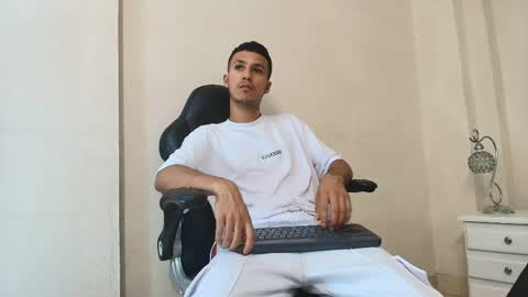 marcus_jeron online show from April 24, 2:02 am