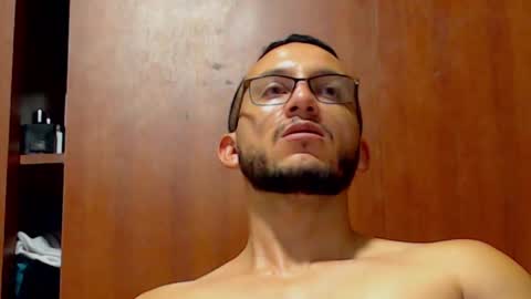 Snapshot of marcusmilarc chatting on February 19, 1:08 am   online show from February 19, 1:08 am