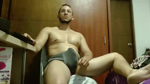 Snapshot of marcusmilarc chatting on October 4, 1:03 am   online show from October 4, 1:03 am