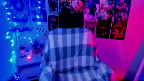 Snapshot of margaret_red chatting on October 21, 12:10 pm Margaret online show from October 21, 12:10 pm