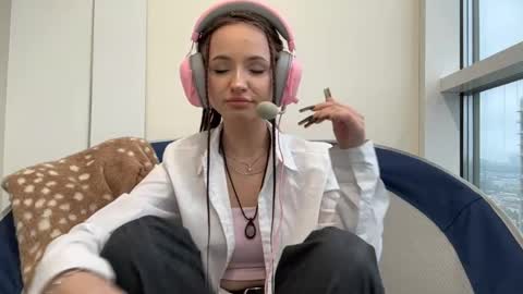 Emily online show from May 17, 10:02 am