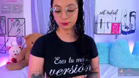 Mari Sweett  online show from March 7, 10:10 pm