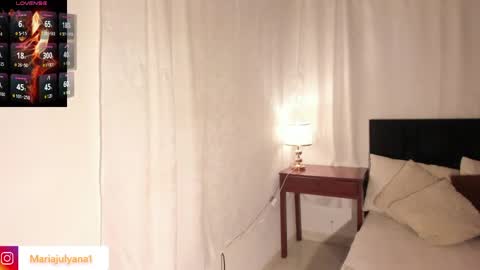 V A N E S S A  online show from April 25, 6:04 am