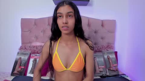 Snapshot of maria_skinny_ chatting on December 28, 7:44 am My name is Valentina online show from December 28, 7:44 am