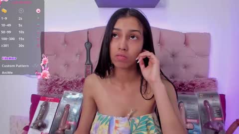 Snapshot of maria_skinny_ chatting on February 9, 5:19 am My name is Valentina online show from February 9, 5:19 am
