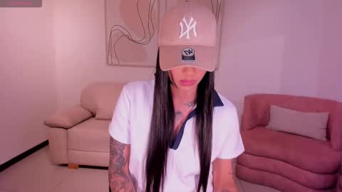 MARIA HERRERA  online show from November 13, 1:19 am