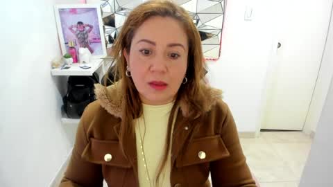 mariana01_m online show from July 3, 12:21 pm