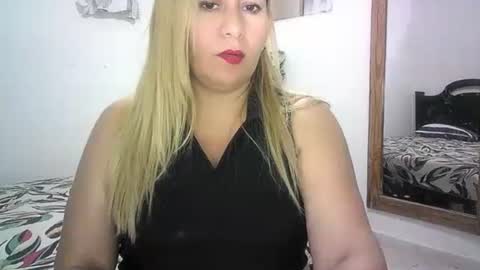 mariana995649 online show from May 5, 10:48 pm