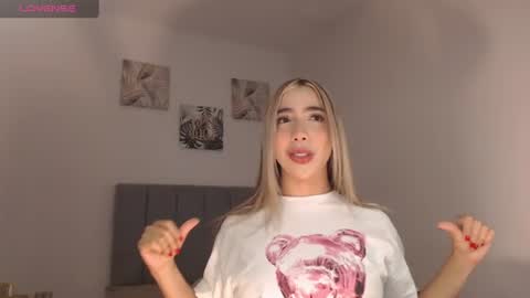 Mariana online show from June 14, 10:56 pm