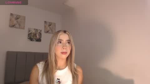 Mariana online show from June 12, 1:26 am