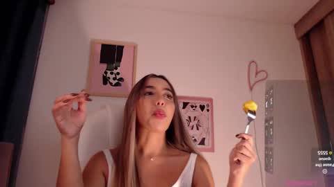 Snapshot of mariana_es chatting on March 12, 1:03 am Mariana online show from March 12, 1:03 am