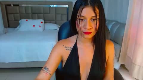 mariana online show from April 29, 5:30 pm
